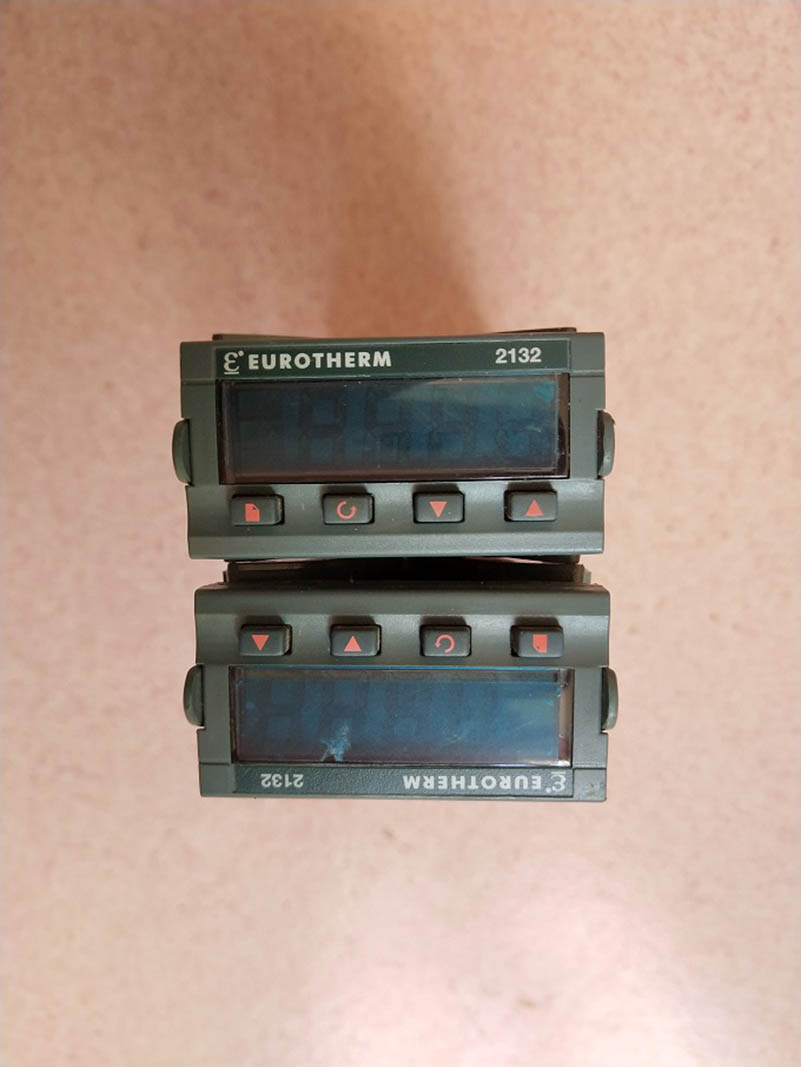 Eurotherm 2132/CC/VH/ENG